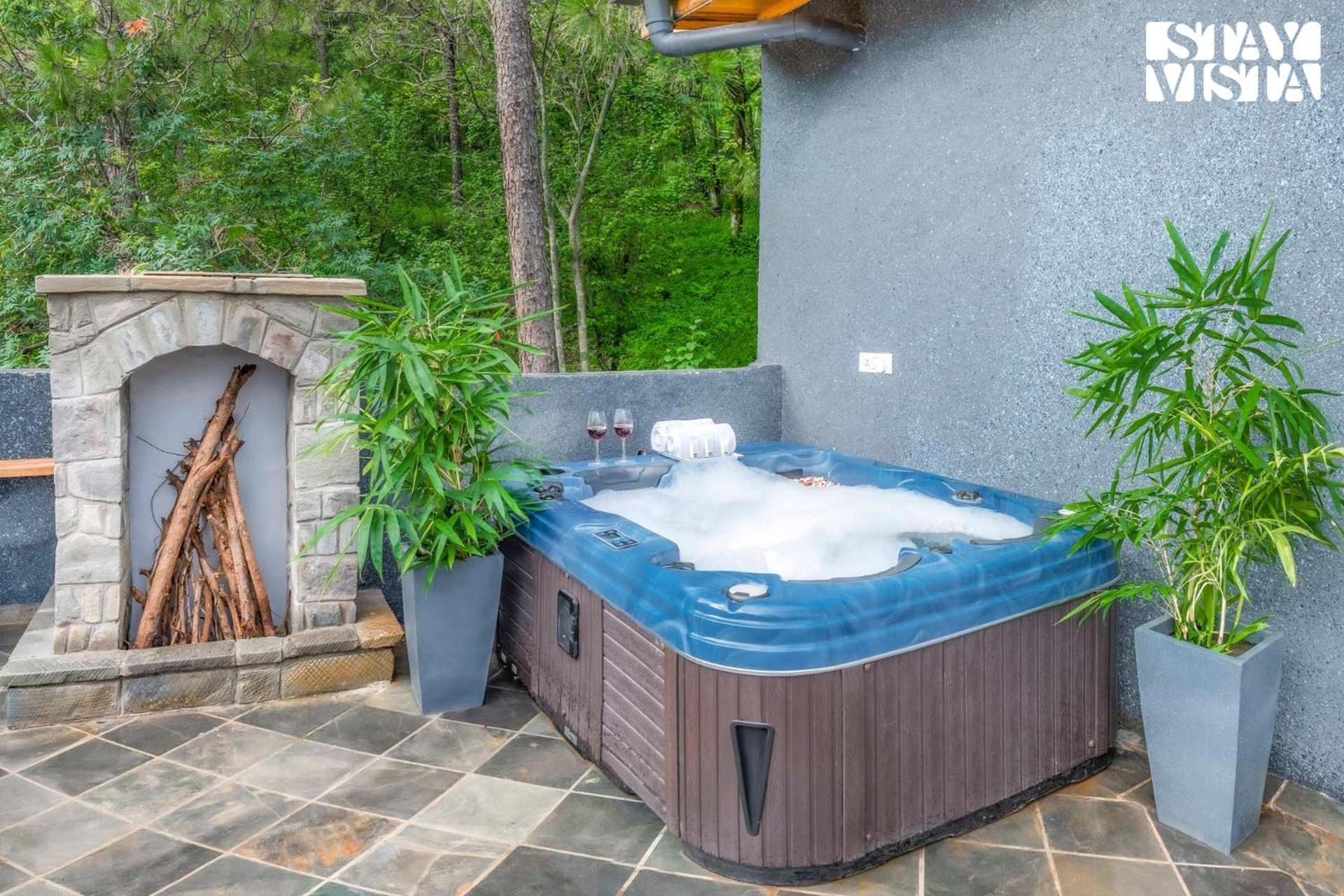 Stayvista At Sylvana Villas With Lawn, Bbq And Jacuzzi Kasauli Exterior foto