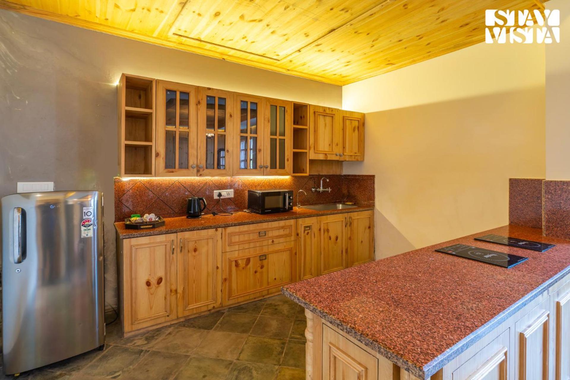 Stayvista At Sylvana Villas With Lawn, Bbq And Jacuzzi Kasauli Exterior foto