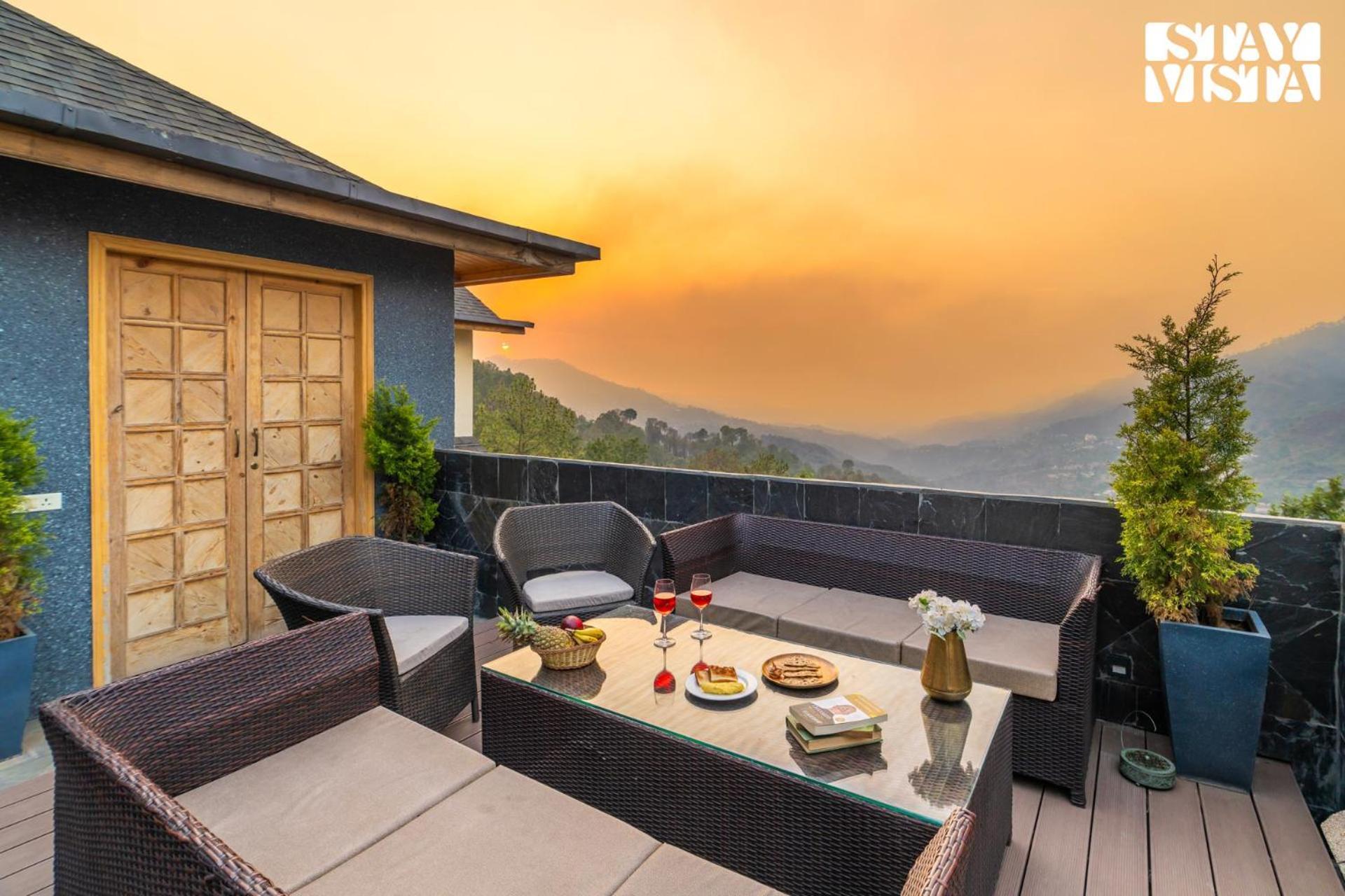 Stayvista At Sylvana Villas With Lawn, Bbq And Jacuzzi Kasauli Exterior foto